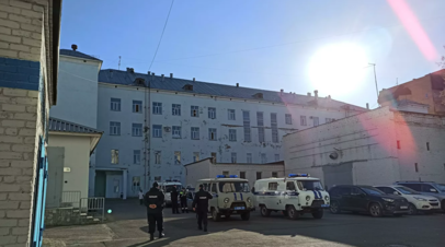Напавшего на пермский вуз студента увезли из больницы в конвойной машине