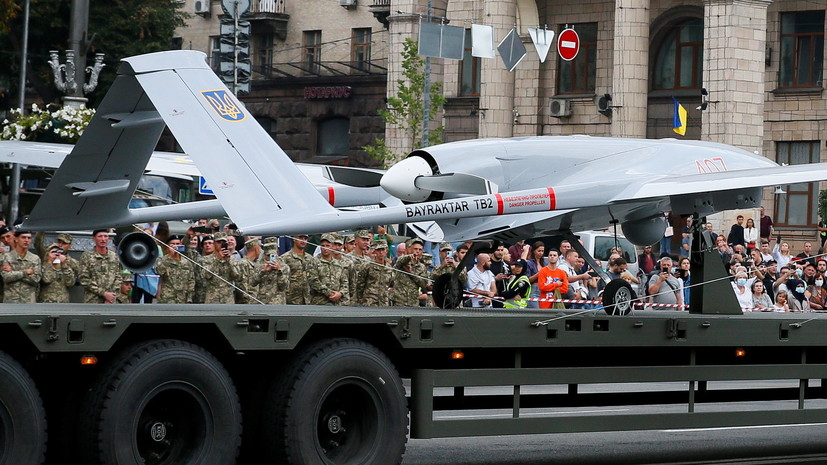 «Ежедневно совершают военные преступления»: как в Киеве оправдывают применение беспилотников Bayraktar в Донбассе