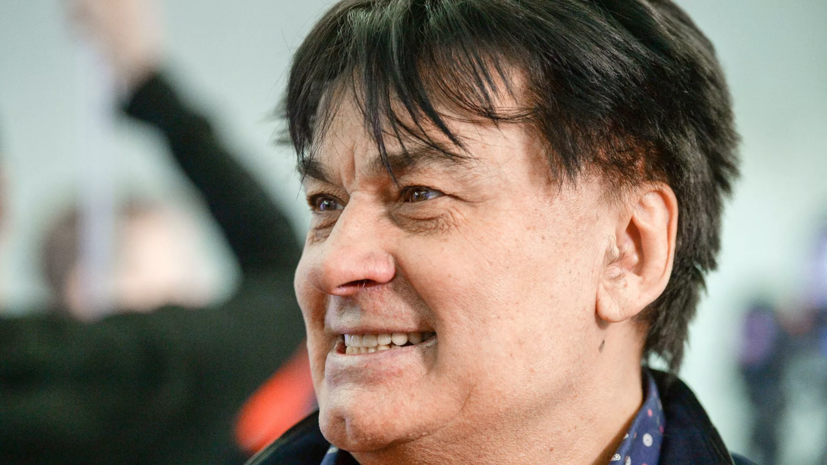 Концертный директор Серова рассказал о состоянии госпитализированного певца Концертный директор Серова рассказал о состоянии госпитализированного певца
