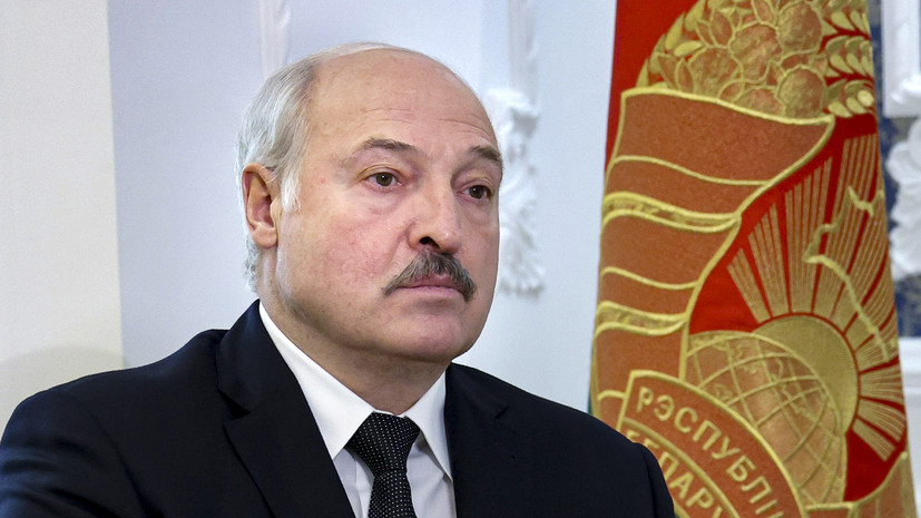 Лукашенко заявил, что мигранты из Афганистана идут в ЕС в том числе через Украину