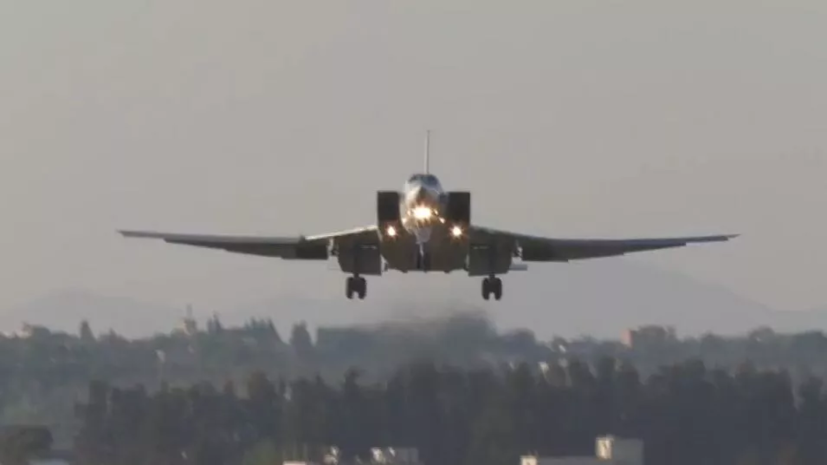 Два российских бомбардировщика Ту-22М3 провели патрулирование в небе Белоруссии
