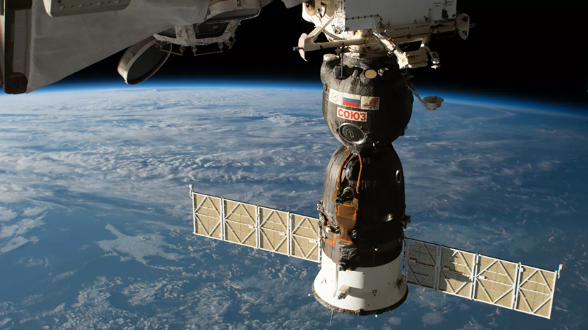 Российские космонавты перейдут в корабль «Союз» из-за космического мусора около МКС