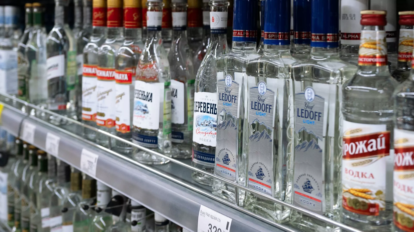 В Минфине предложили повысить минимальную цену на водку и коньяк в России