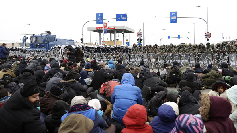 Около закрытого КПП на границе Польши собрались порядка 3,5 тысячи мигрантов