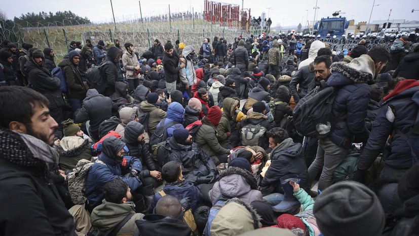 Погранкомитет Белоруссии: более двух тысяч беженцев находятся в КПП на границе с Польшей