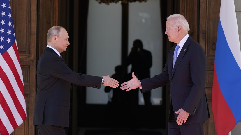 Песков допустил возможность контактов Путина и Байдена до нового года