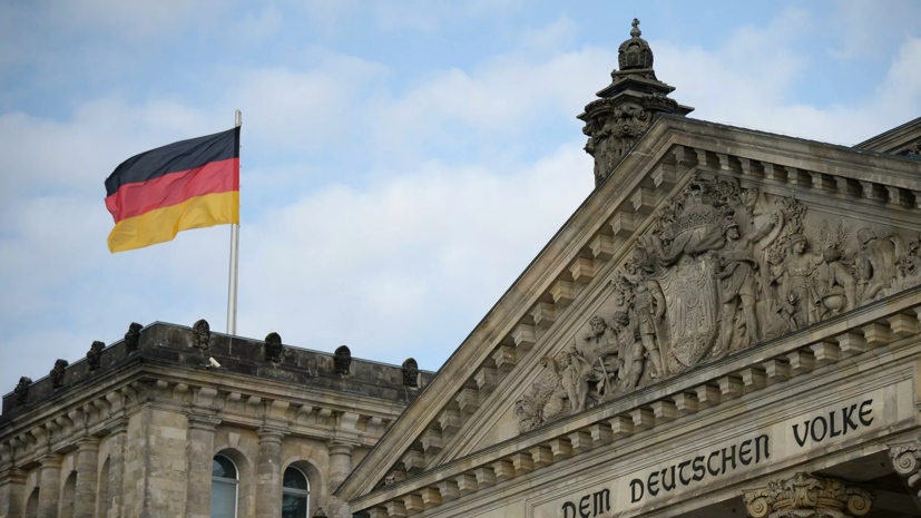 В кабмине ФРГ сочли неприемлемым открытие гумкоридора для беженцев в Германию
