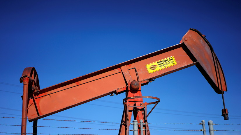 «Необходимость улучшать рейтинг»: почему Байден решил задействовать нефть из резервов США для снижения цен на топливо