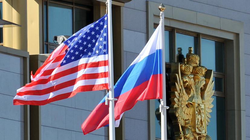 Рябков: Москва ответит на высылку 27 российских дипломатов из США