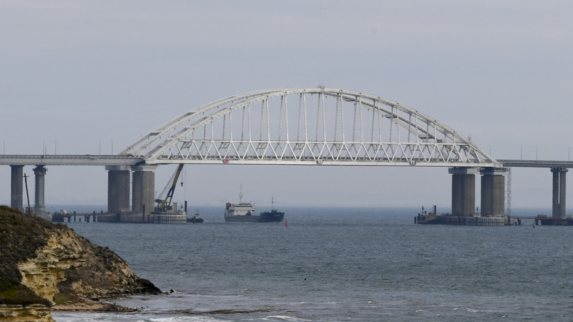 Около 200 судов ожидают прохода через Керченский пролив из-за непогоды