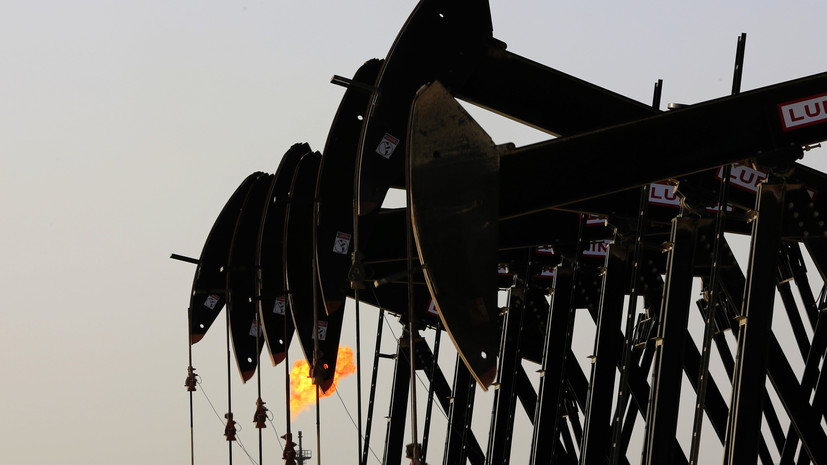 Цена нефти Brent опустилась ниже $70 впервые с 24 августа