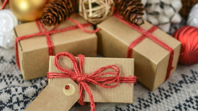 Опрос: 25% россиян согласны на подработки, чтобы купить подарки для близких к Новому году