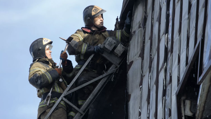 Один человек погиб и четверо пострадали при пожаре в колонии в Новгородской области