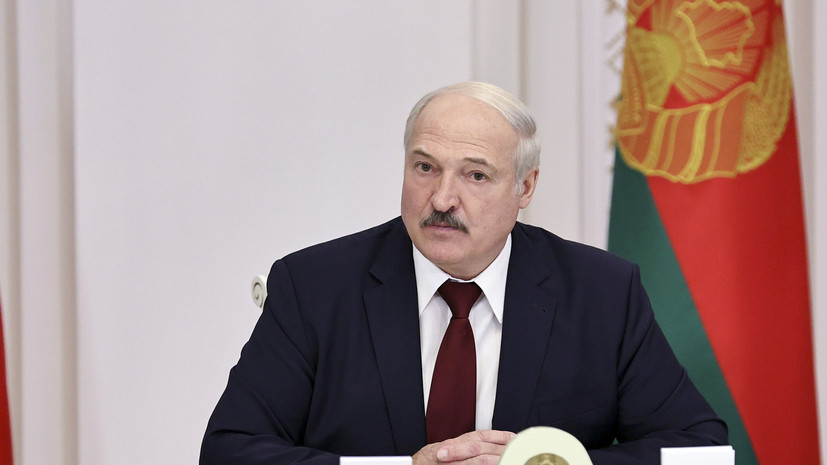 Лукашенко призвал уходить от концентрации власти в одних руках в Белоруссии