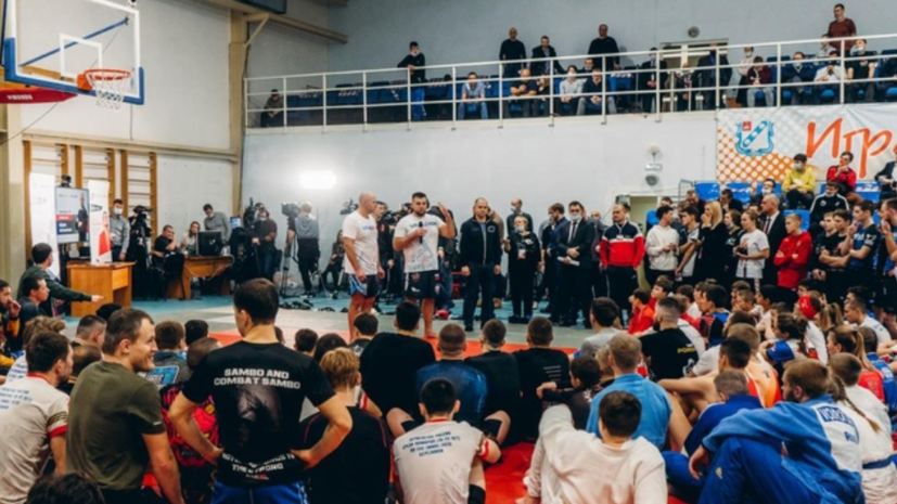 Фёдор Емельяненко провёл мастер-класс для юных бойцов в Пермском крае