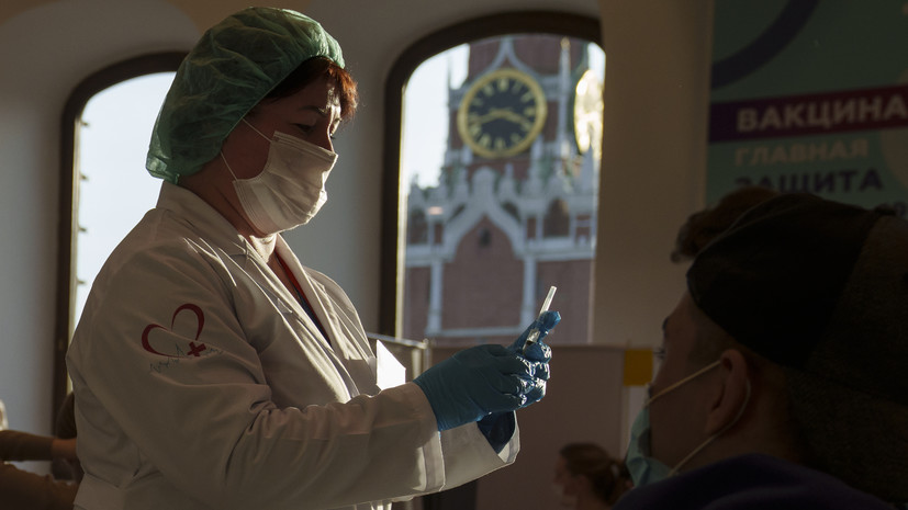 В Кремле призвали убеждать в необходимости вакцинации «в рамках здравого смысла»