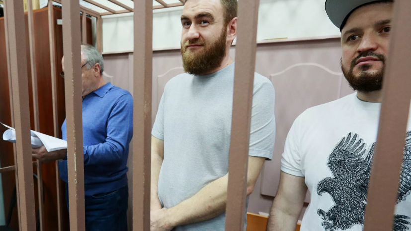 Адвокат сообщил о продлении срока ареста Арашуковых