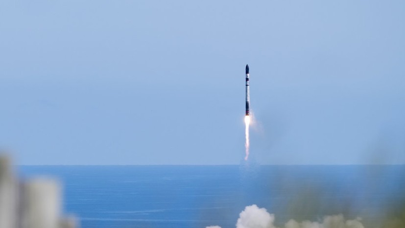 Американская компания запустила в космос ракету с двумя спутниками
