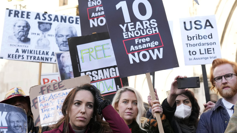Šéfredaktor WikiLeaks Hrafnsson odsoudil povolení londýnského soudu vydat Assange do Spojených států