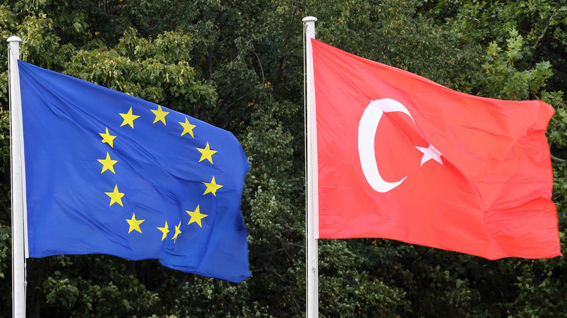 Турция обвинила ЕС в затягивании диалога по упрощению визового режима