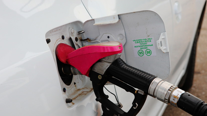 Горючий курс: как могут измениться цены на бензин в России в 2022 году