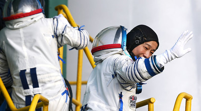 Космический турист Юсаку Маэдзава перед запуском на Байконуре