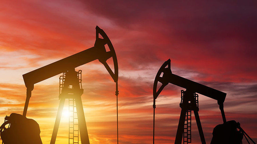 В ожидании баланса: как могут меняться цены на нефть в 2022 году