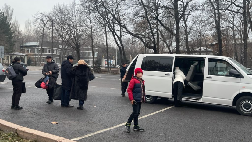 Киргизия эвакуировала из Казахстана 20 граждан России