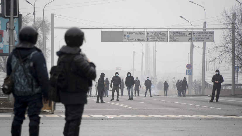 «Красный» уровень террористической угрозы: как развивается ситуация с беспорядками в Казахстане