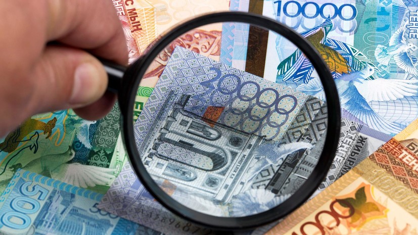 Нацбанк Казахстана поручил приостановить работу обменных пунктов банков