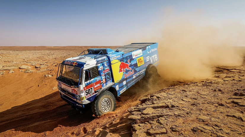 Экипаж Сотникова выиграл восьмой этап ралли «Дакар» среди грузовиков