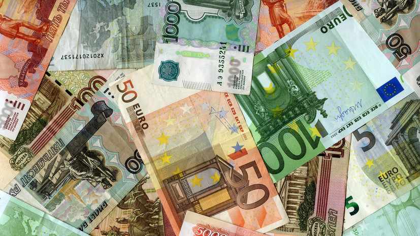 Курс евро поднялся выше 88 рублей