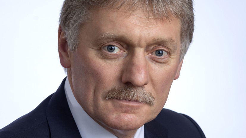Песков назвал политически деструктивными возможные санкции Байдена против Путина