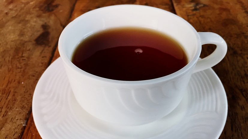 Диетолог Королёва посоветовала не пить чёрный чай во время еды