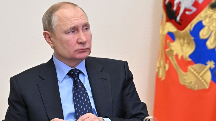 Путин поручил кабмину создать условия для привлечения в Россию иностранных учёных