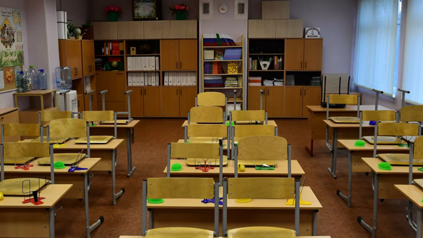В Крыму отменили занятия в школах из-за массовых сообщений о минировании