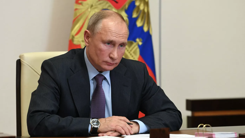 Путин подписал закон об уголовном наказании за фейки о ВС России и призывы к санкциям