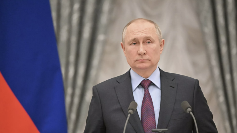 Путин проинформировал Макрона о провокации украинских радикалов на ЗАЭС
