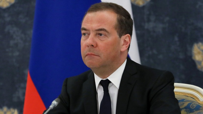 Медведев: России придётся укреплять границы в случае вступления Швеции и Финляндии в НАТО