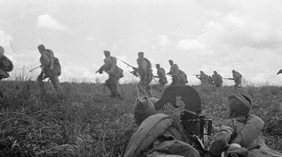 Подразделения стрелкового корпуса Юго-Западного фронта во время наступления на южном направлении западнее Славянска