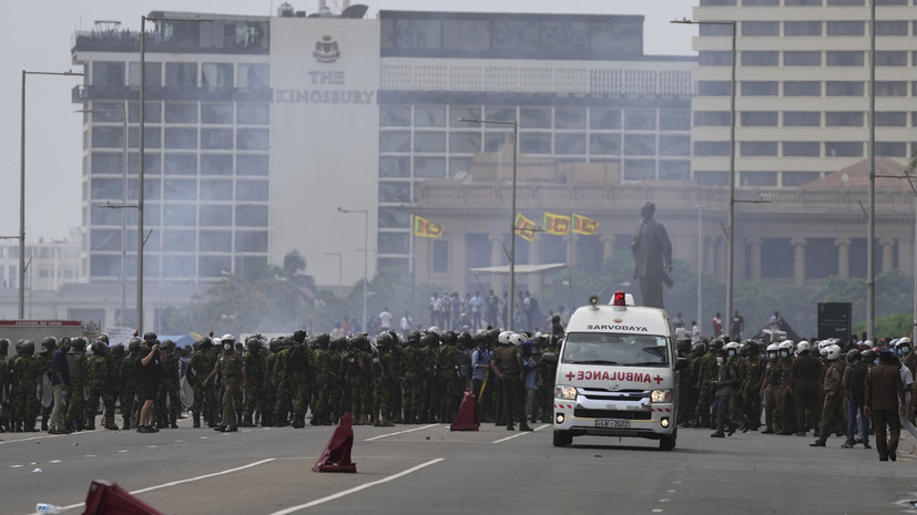 Около 140 человек пострадали в столкновениях в Шри-Ланке