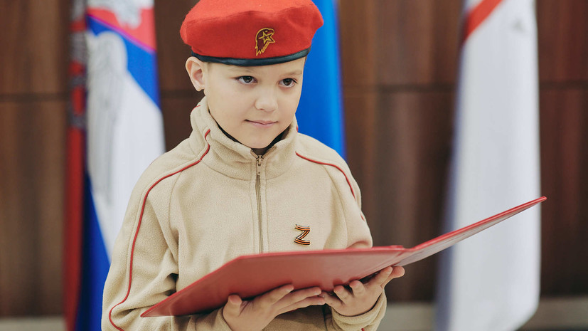 Приветствовавшего военных в Белгородской области мальчика Алёшу приняли в Юнармию