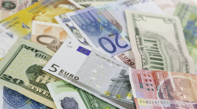 Экономист Николаев призвал россиян не торопиться обменивать валюту