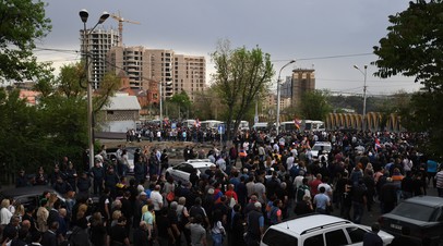 Полиция в Ереване начала задержания активистов на улице Вагаршяна