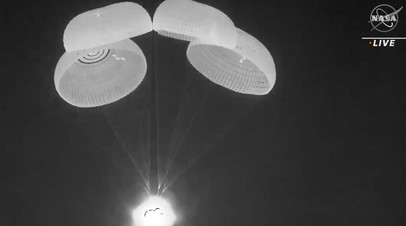 Корабль Crew Dragon с четырьмя астронавтами вернулся на Землю