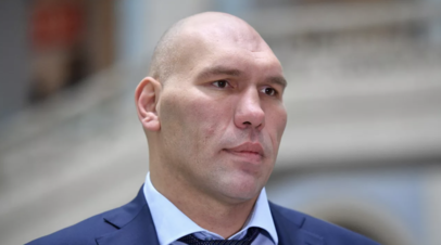 Валуев назвал победу Бивола над Альваресом одной из величайших в истории российского бокса