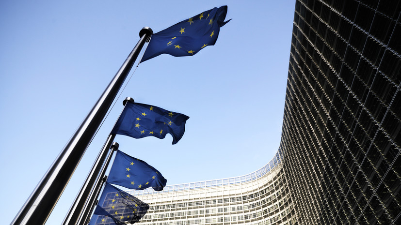 В Еврокомиссии призвали страны ЕС блокировать СМИ, которые «угрожают нацбезопасности»