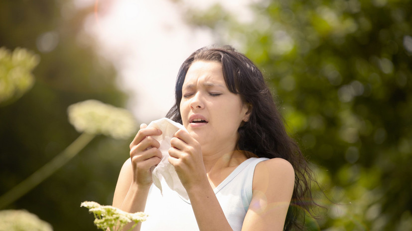 Иммунолог рассказал об аллергии на пух летом
