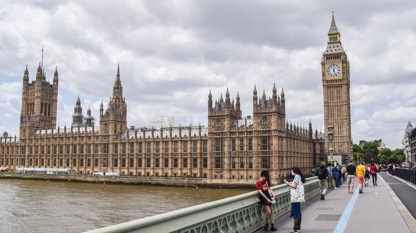 В британском парламенте осудили решение МВД об экстрадиции Ассанжа в США
