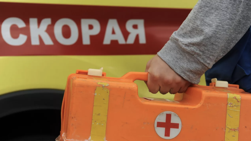 При столкновении минивэна и грузовика на Кубани три человека погибли и трое пострадали